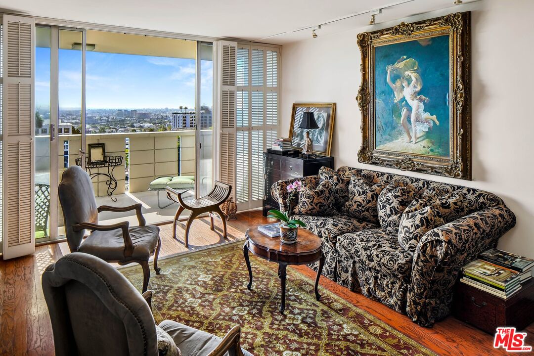 8787 Shoreham Dr Unit: 310