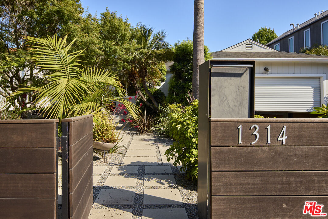 1314 Preston Way, Venice