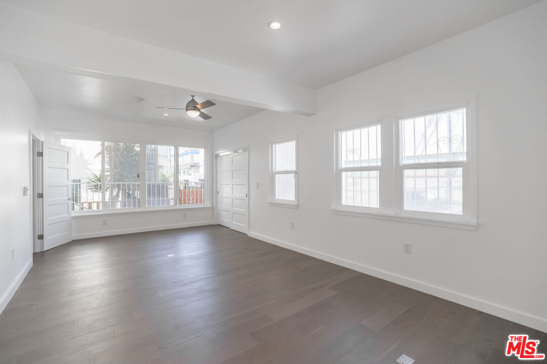31 Breeze Ave Unit: A