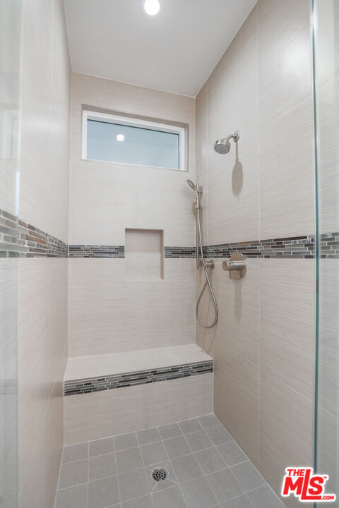 31 Breeze Ave Unit: A