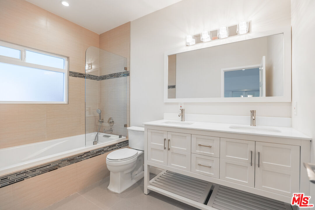 31 Breeze Ave Unit: A