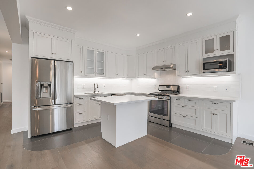 31 Breeze Ave Unit: A