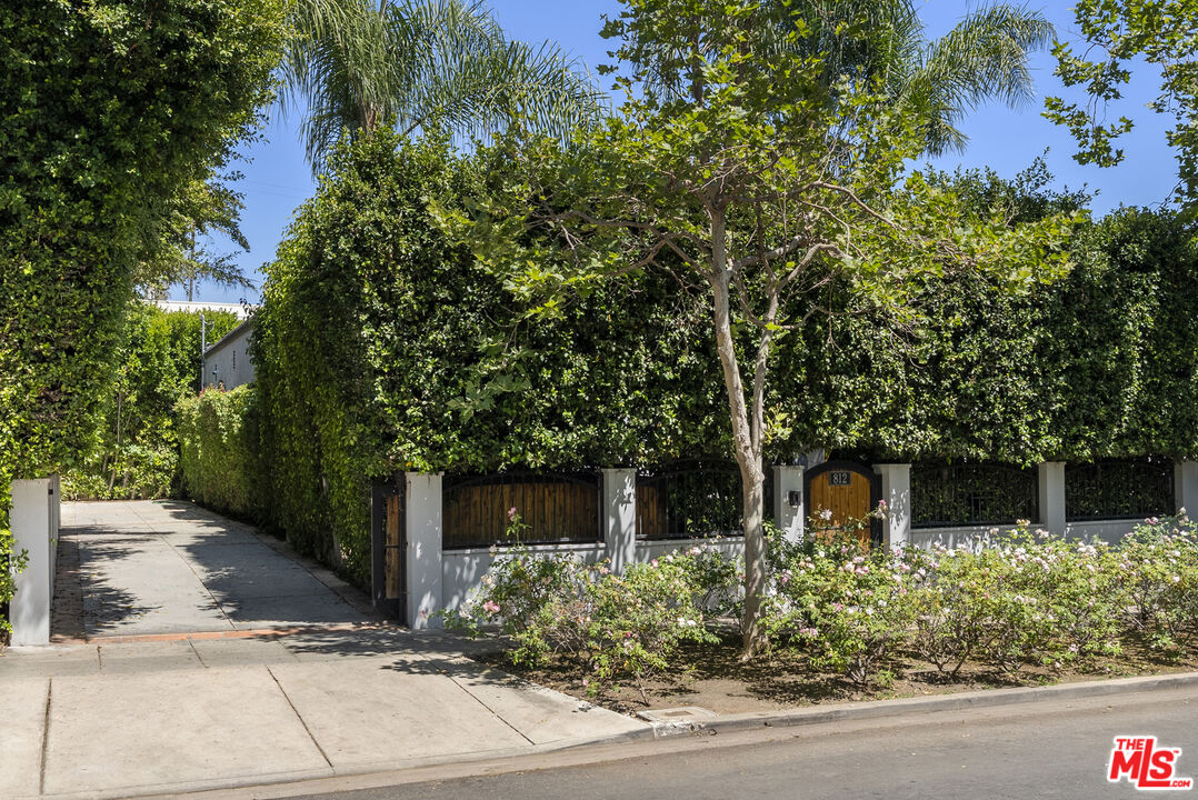 812 N Harper Ave