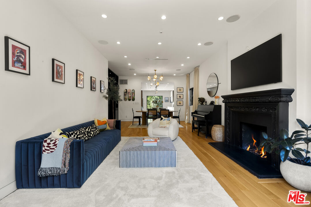 812 N Harper Ave