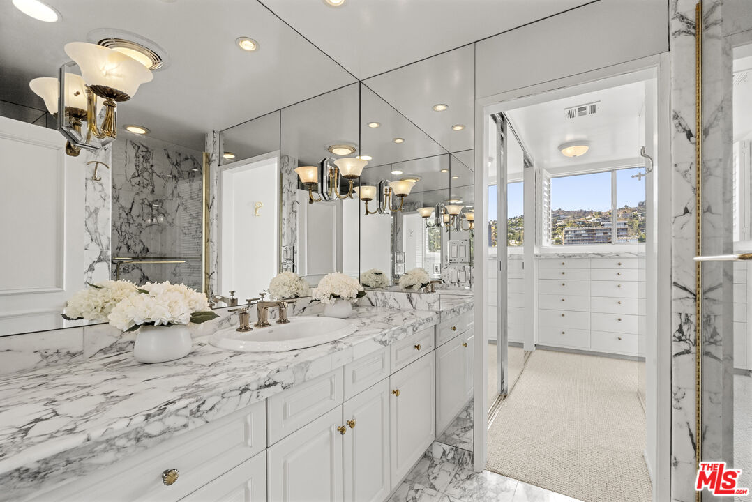 838 N Doheny Dr Unit: C, West Hollywood