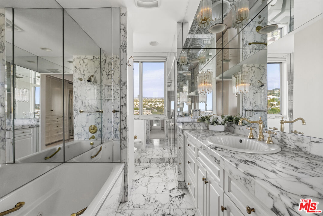 838 N Doheny Dr Unit: C, West Hollywood
