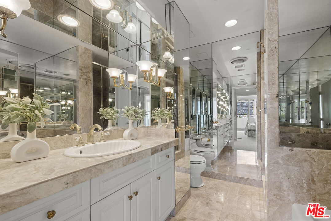 838 N Doheny Dr Unit: C, West Hollywood