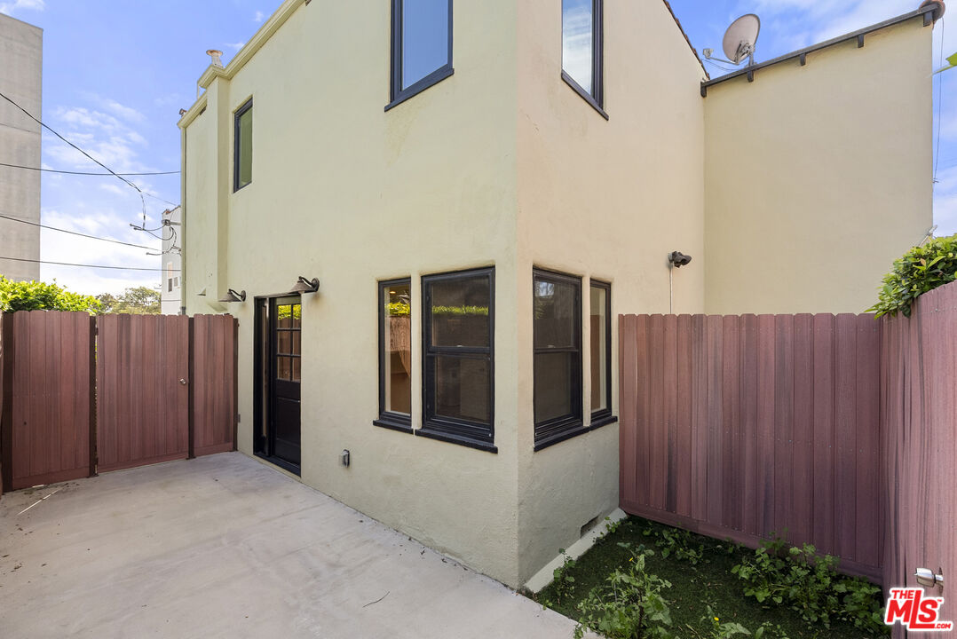 838 Hilldale, West Hollywood 