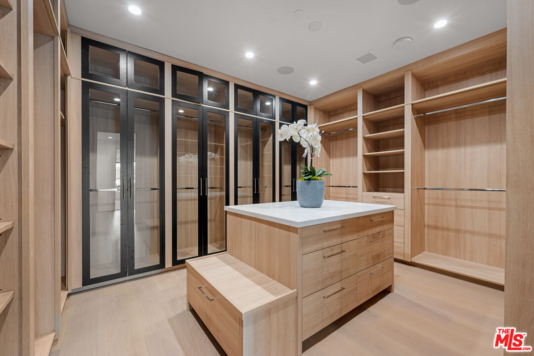 3708 Brigantine Cir