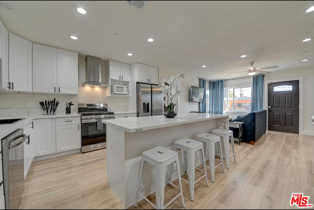 12871 Osborne St, Pacoima 