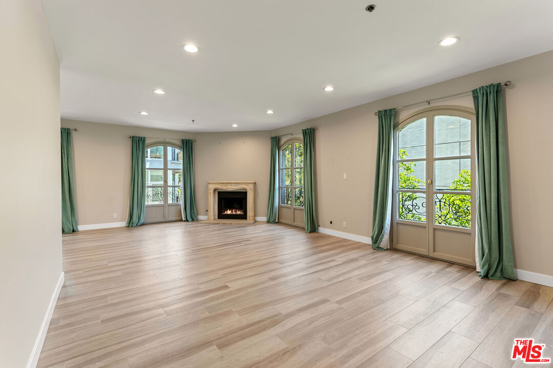 9249 Burton Way Unit: 404, Beverly Hills