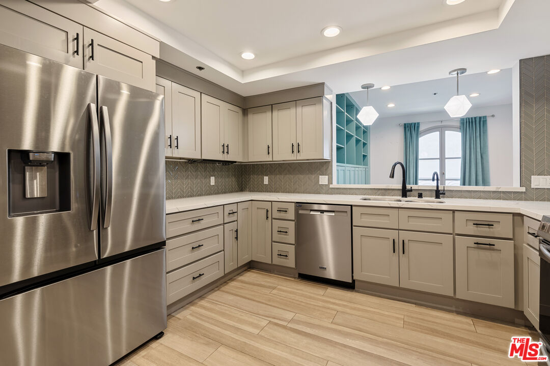 9249 Burton Way Unit: 404, Beverly Hills