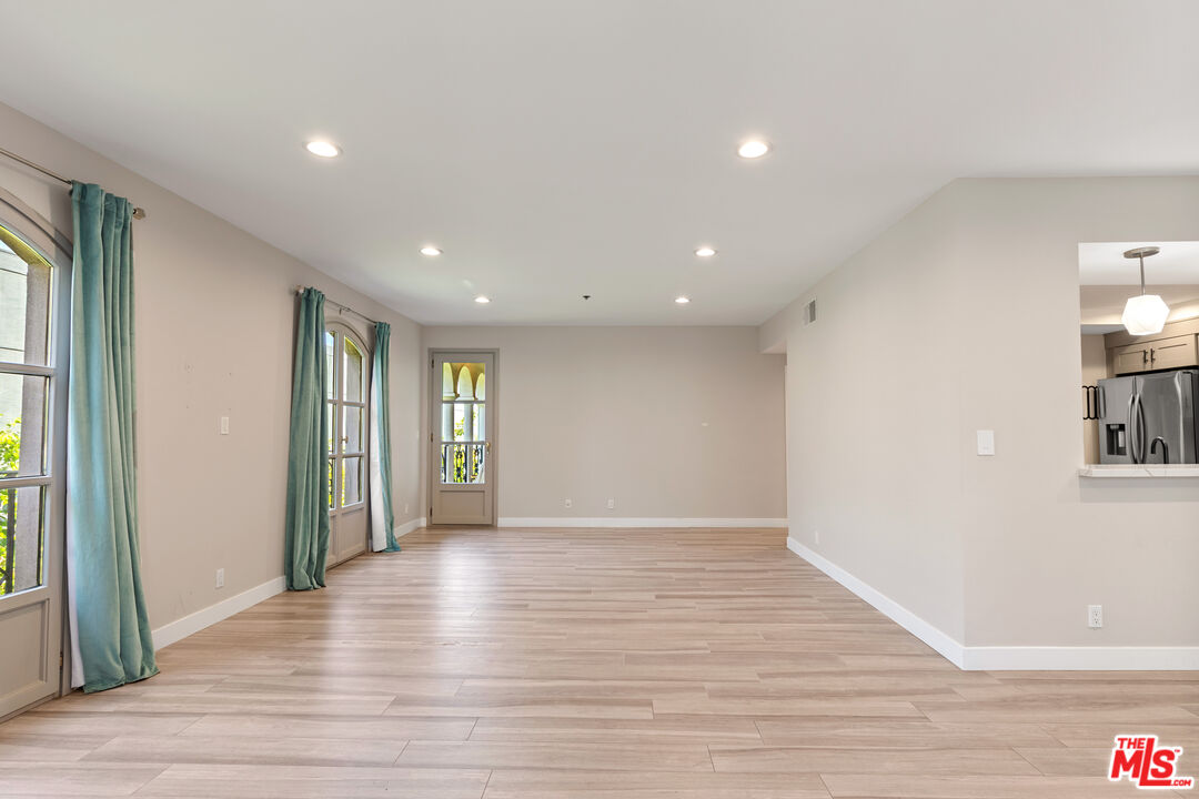 9249 Burton Way Unit: 404, Beverly Hills
