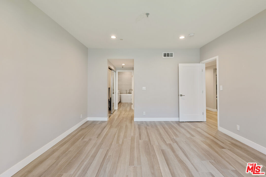 9249 Burton Way Unit: 404, Beverly Hills