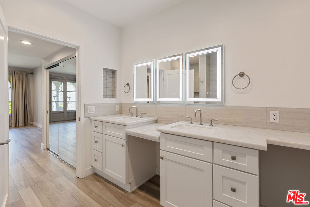 9249 Burton Way Unit: 404, Beverly Hills