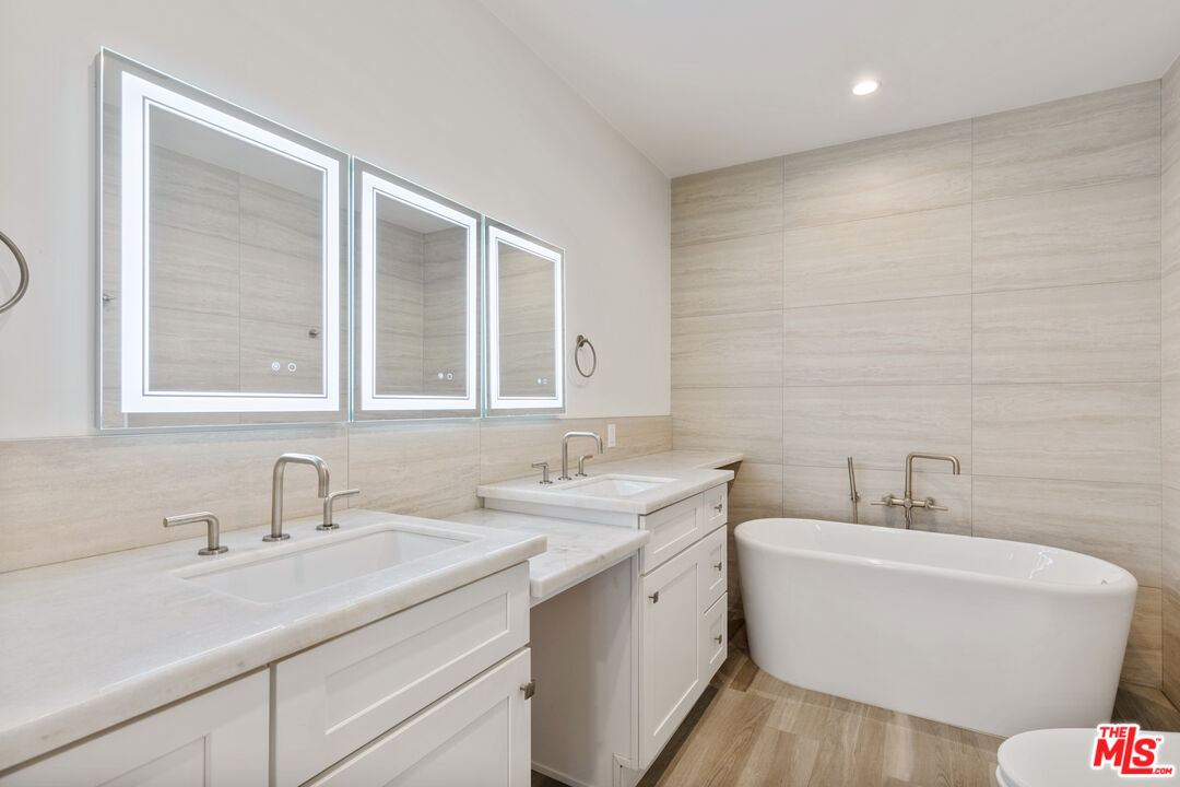9249 Burton Way Unit: 404, Beverly Hills