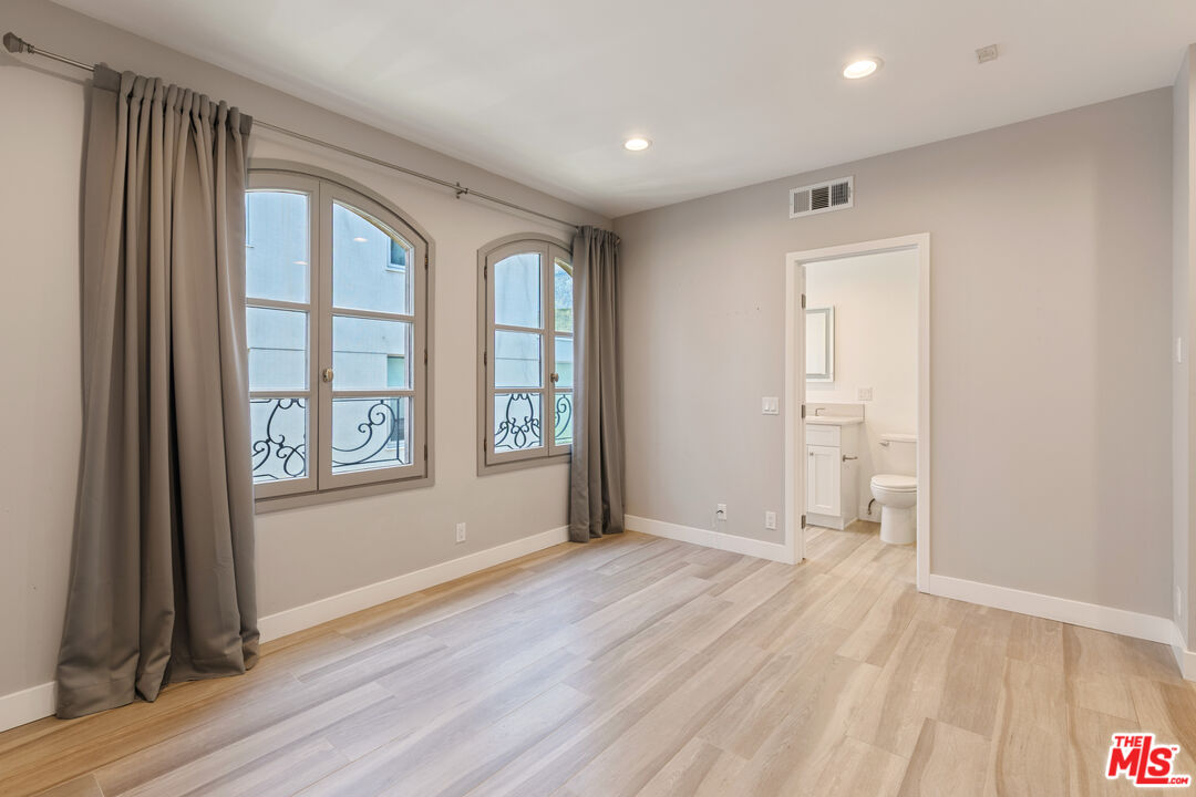 9249 Burton Way Unit: 404, Beverly Hills