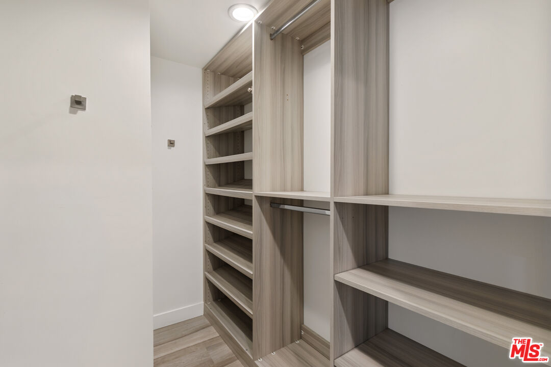 9249 Burton Way Unit: 404, Beverly Hills