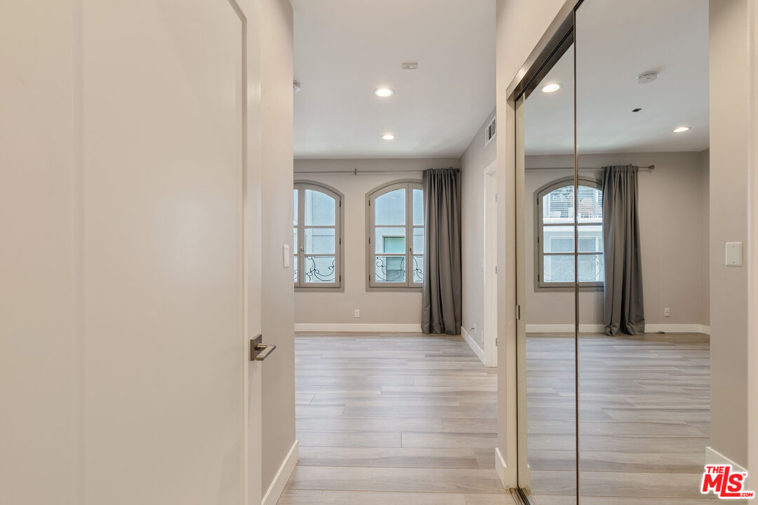 9249 Burton Way Unit: 404, Beverly Hills