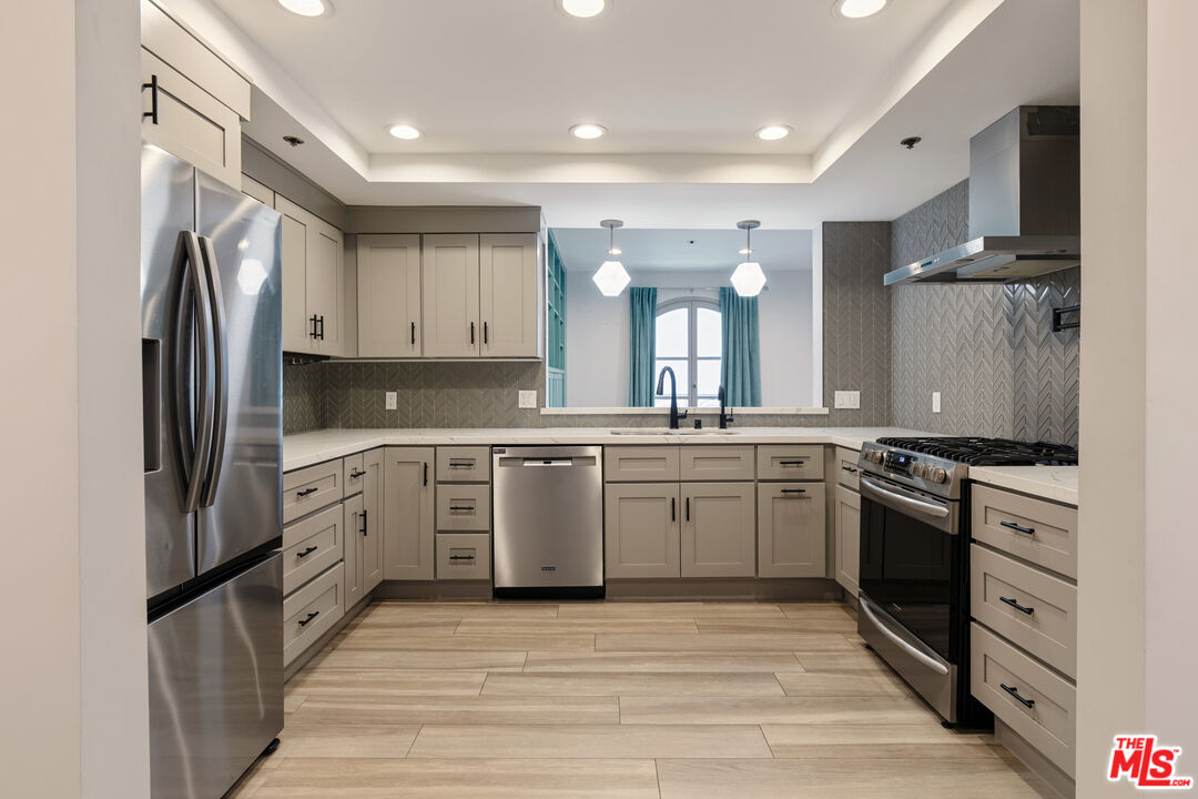9249 Burton Way Unit: 404, Beverly Hills