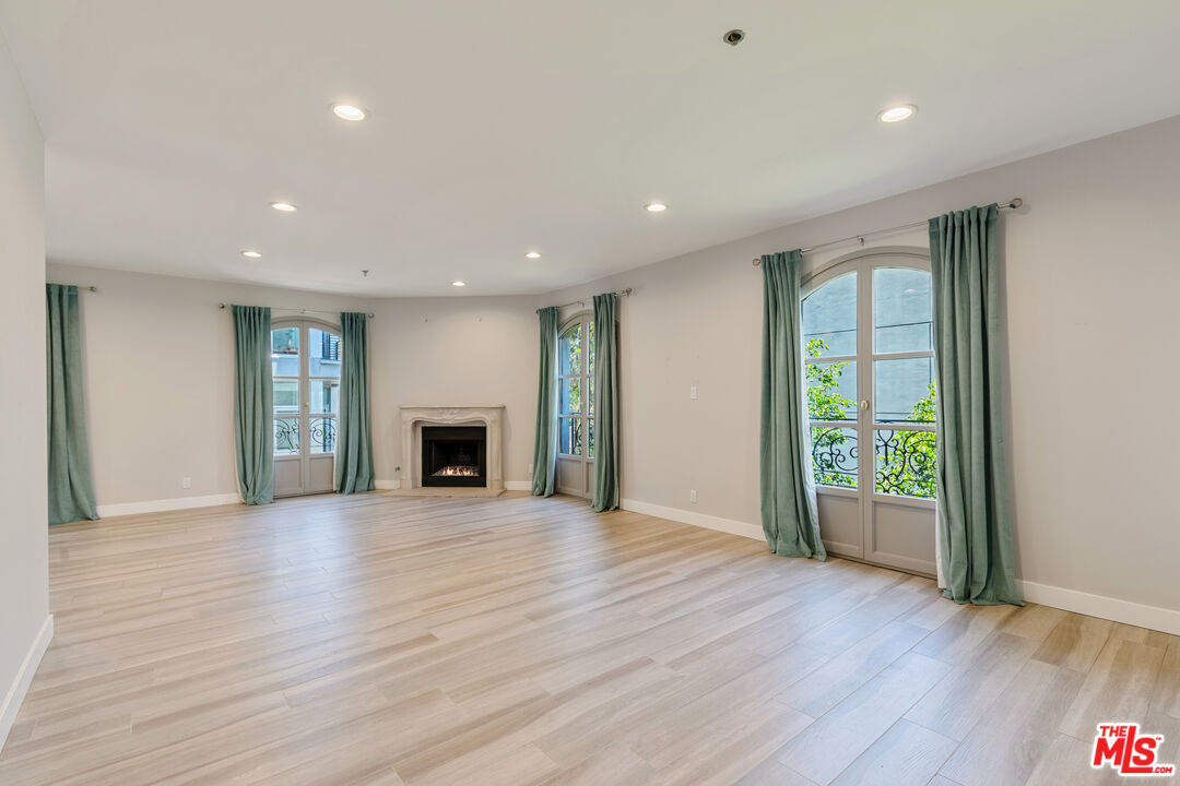 9249 Burton Way Unit: 404, Beverly Hills