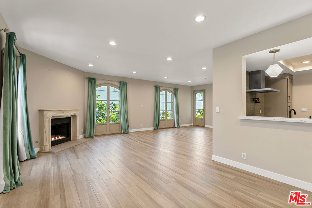9249 Burton Way Unit: 404, Beverly Hills
