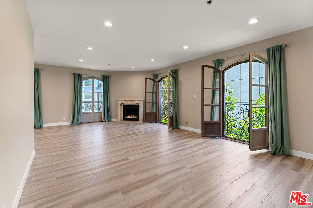 9249 Burton Way Unit: 404, Beverly Hills