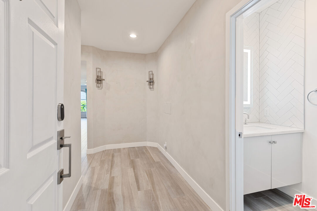 9249 Burton Way Unit: 404, Beverly Hills