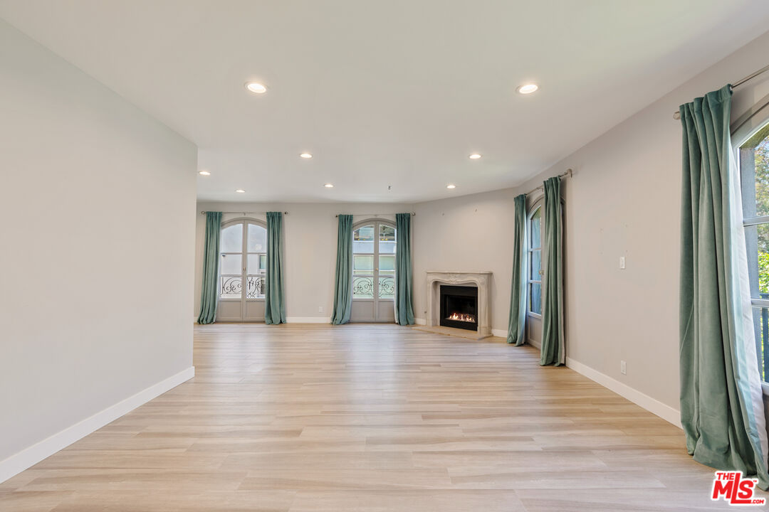 9249 Burton Way Unit: 404, Beverly Hills