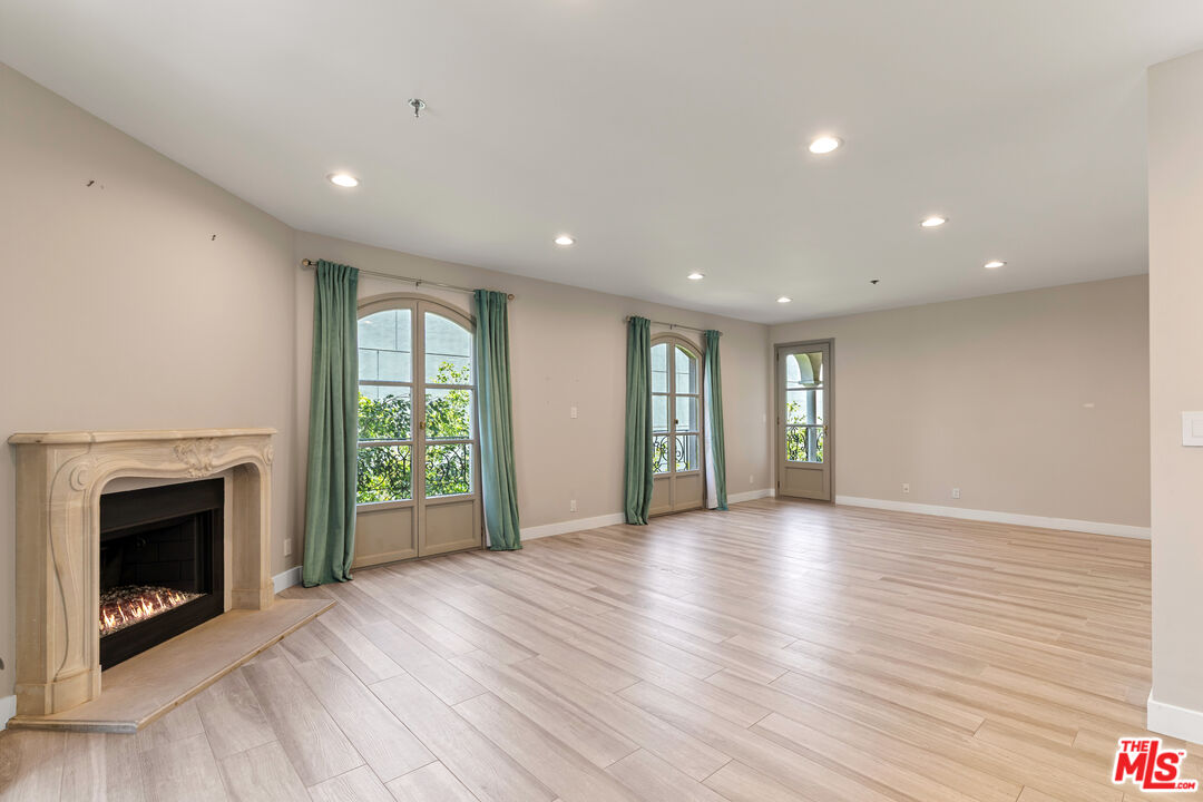9249 Burton Way Unit: 404, Beverly Hills