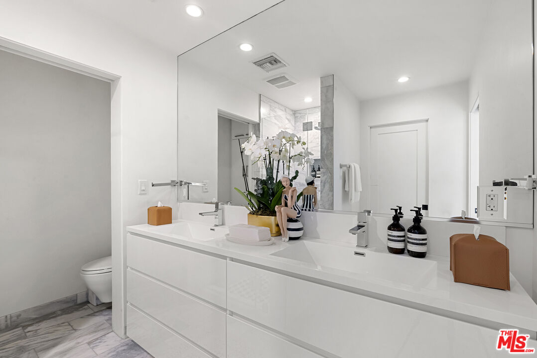 1739 San Ysidro Dr, Beverly Hills
