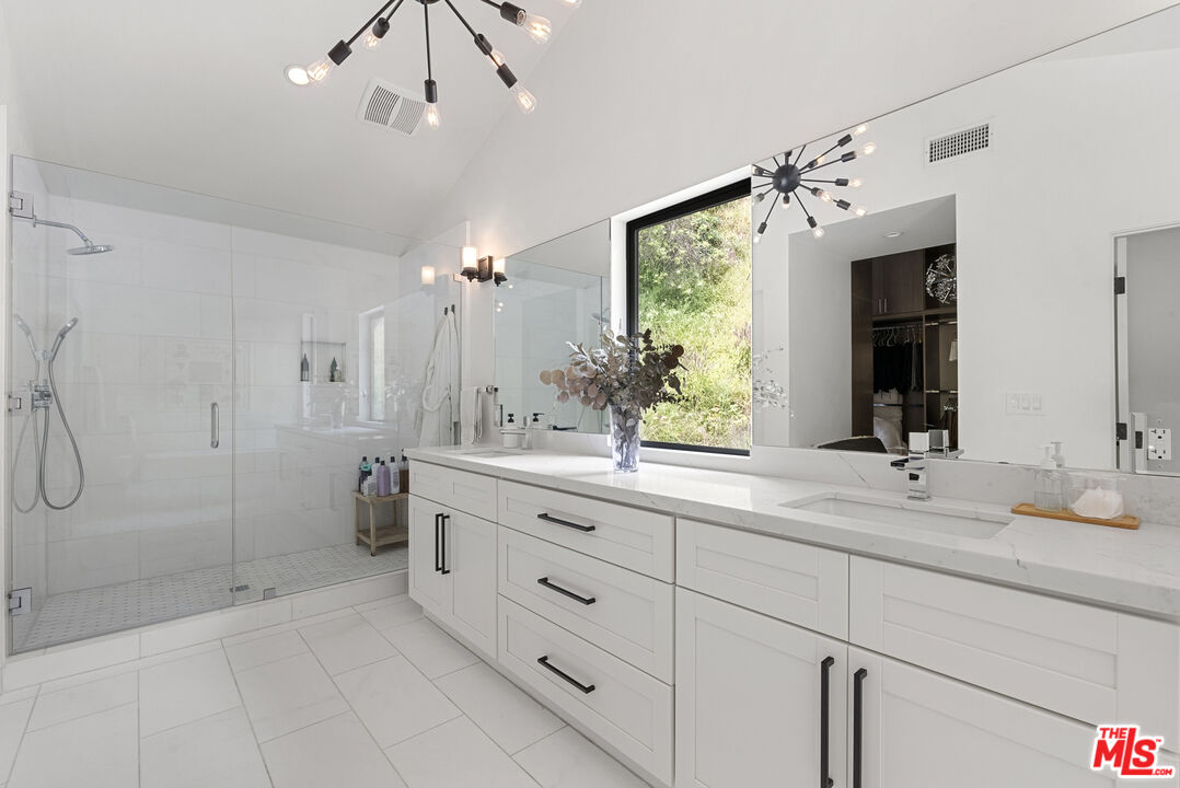 1739 San Ysidro Dr, Beverly Hills