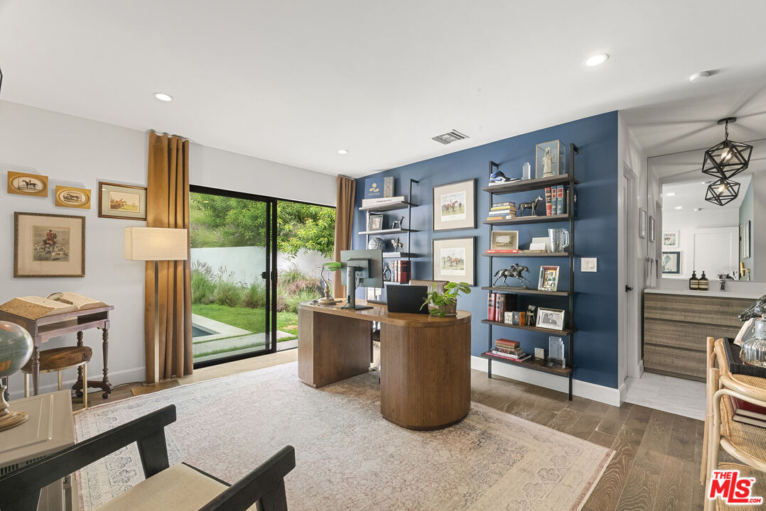 1739 San Ysidro Dr, Beverly Hills