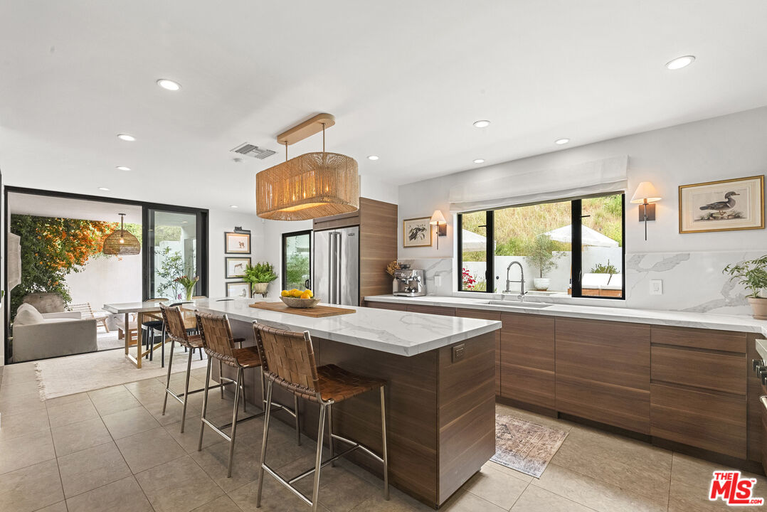 1739 San Ysidro Dr, Beverly Hills