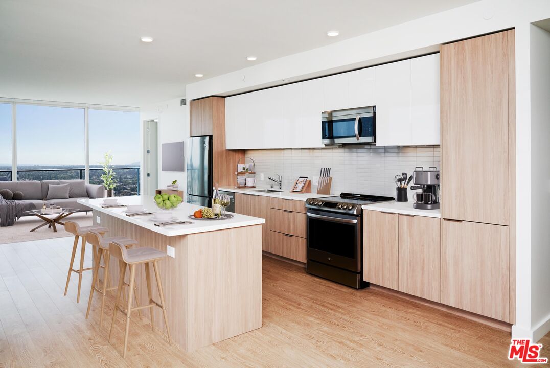 11750 SW Wilshire Blvd Unit: 2002