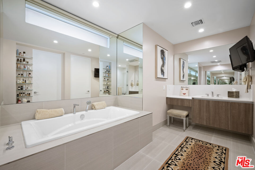 450 N Palm Dr Unit: 507, Beverly Hills 