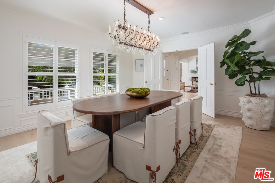 1134 San Ysidro Dr, Beverly Hills 