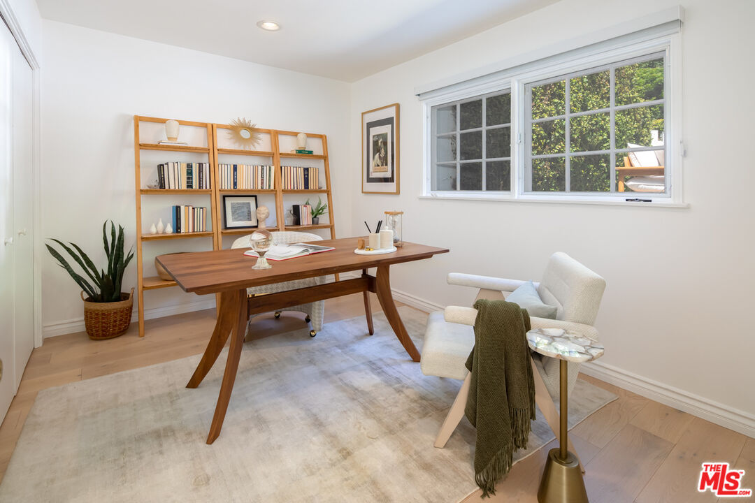 1134 San Ysidro Dr, Beverly Hills 