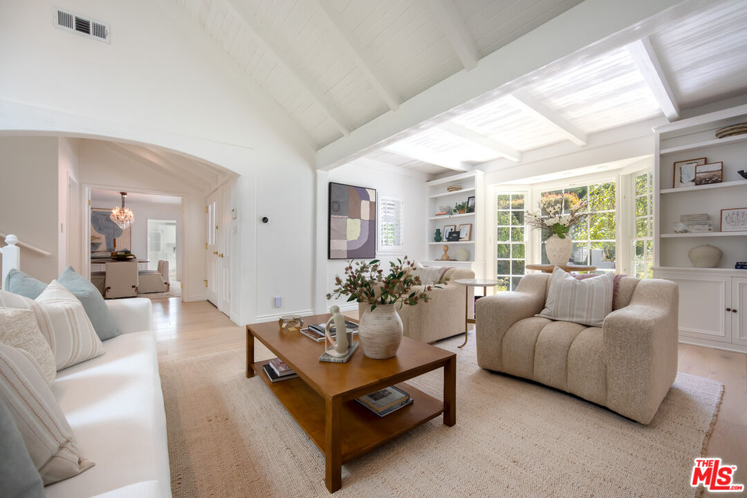 1134 San Ysidro Dr, Beverly Hills 