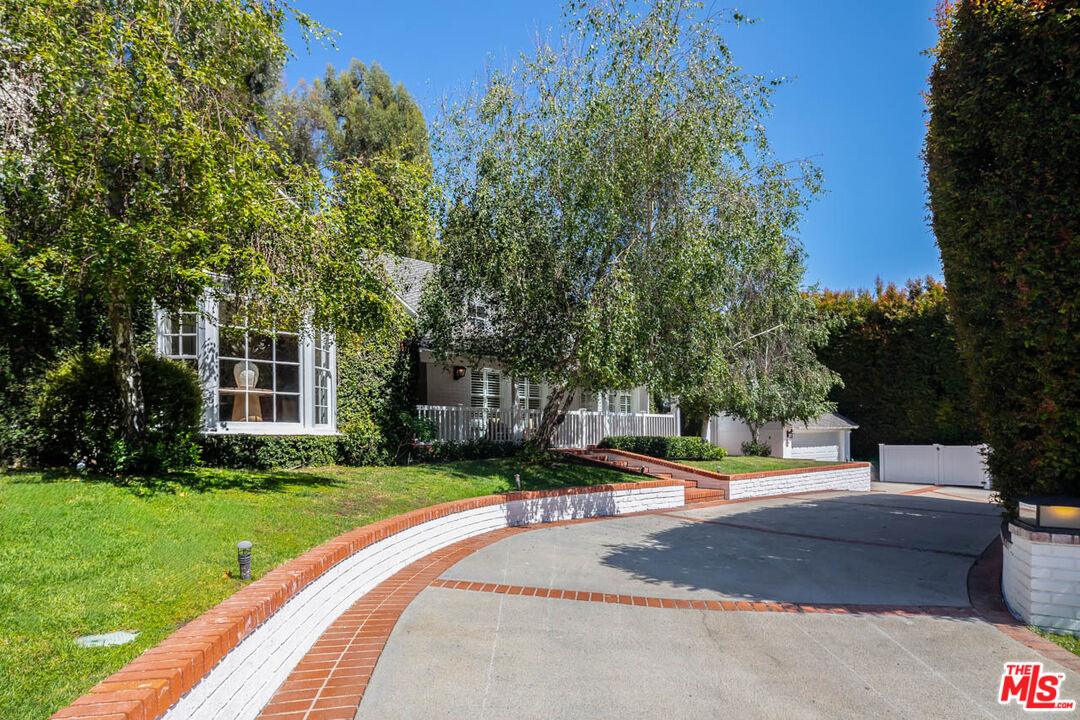 1134 San Ysidro Dr, Beverly Hills 