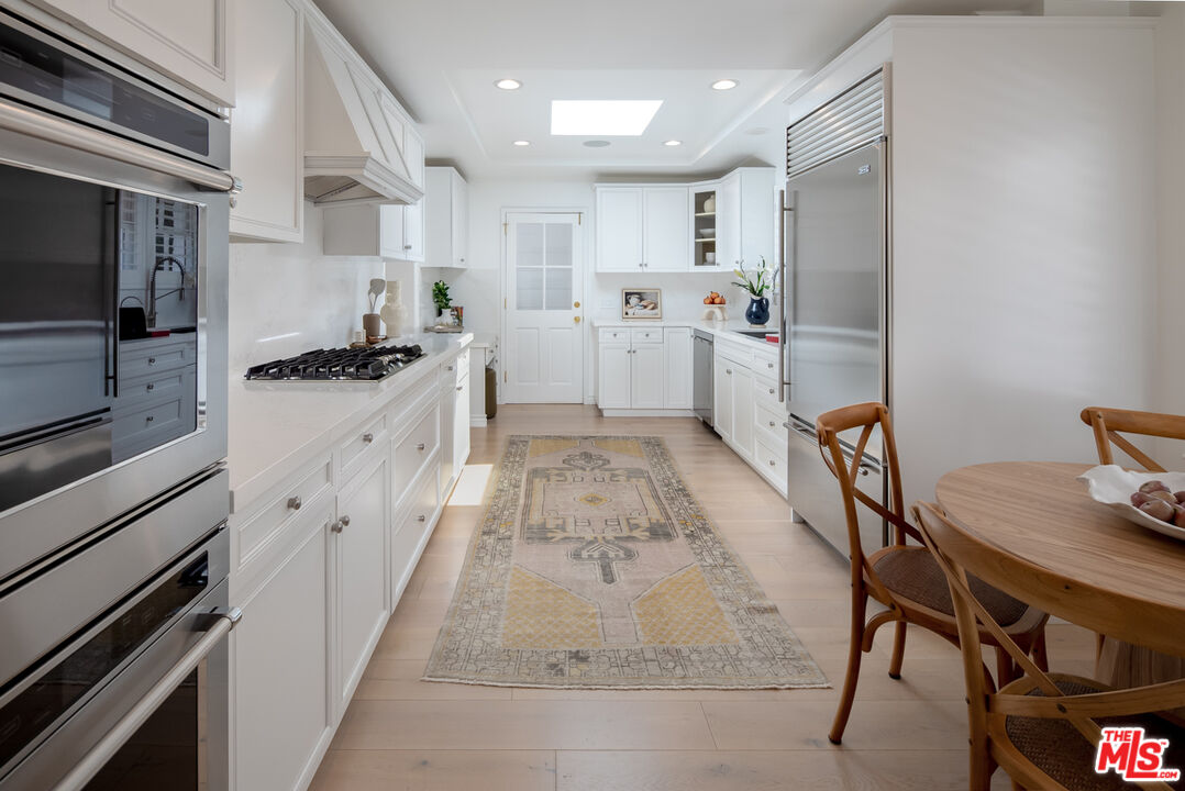 1134 San Ysidro Dr, Beverly Hills 