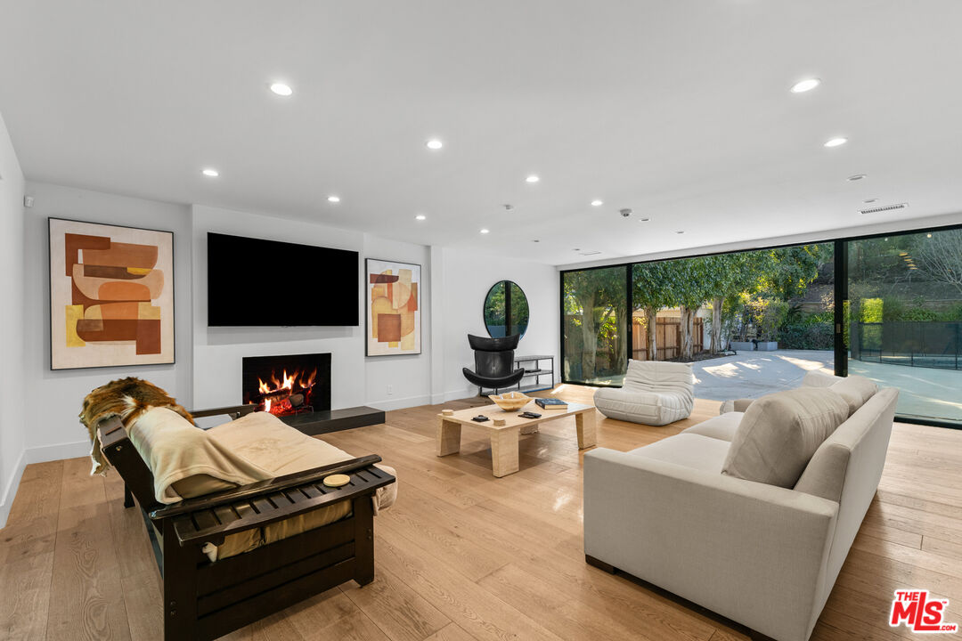 343 Veteran Ave
