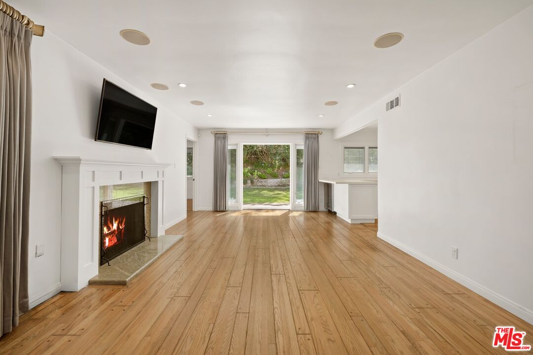 501 Cascada Way, Bel Air 