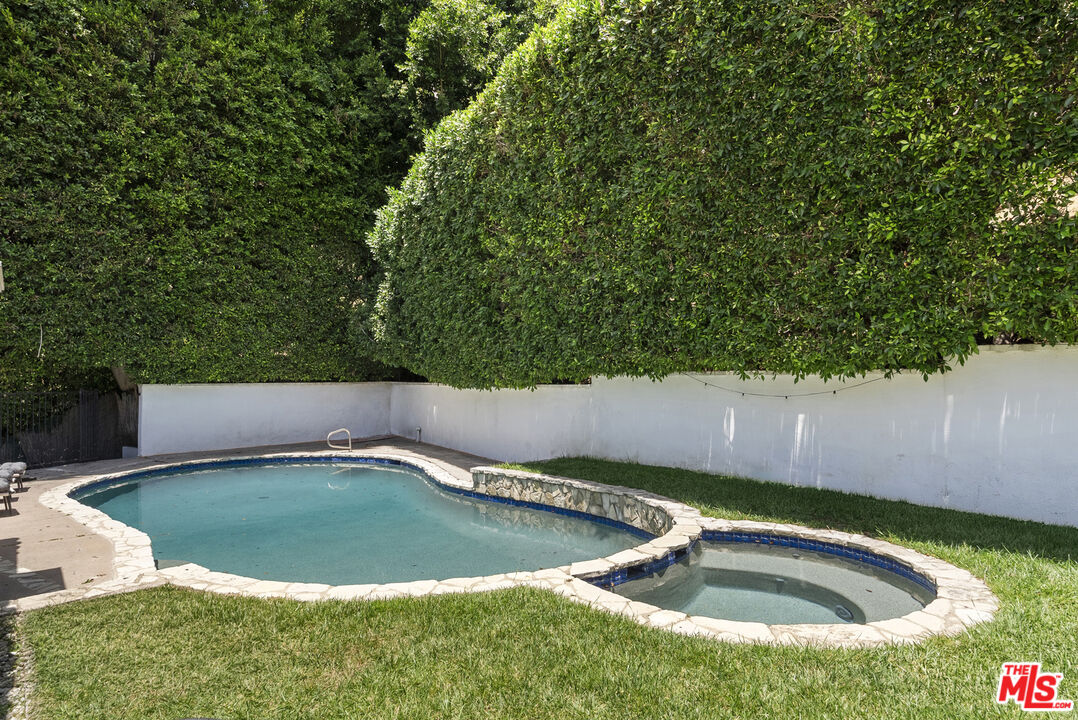 1972 Outpost Cir, Sunset Strip