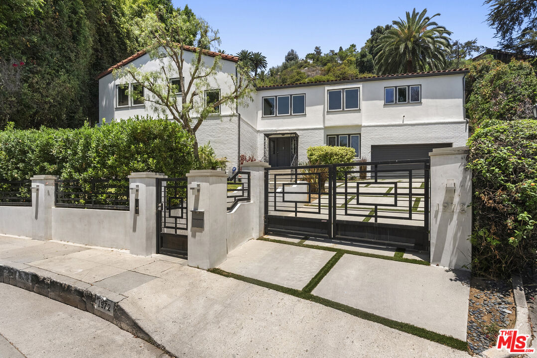 1972 Outpost Cir, Sunset Strip