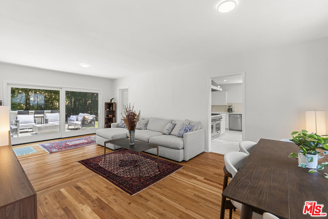1972 Outpost Cir, Sunset Strip