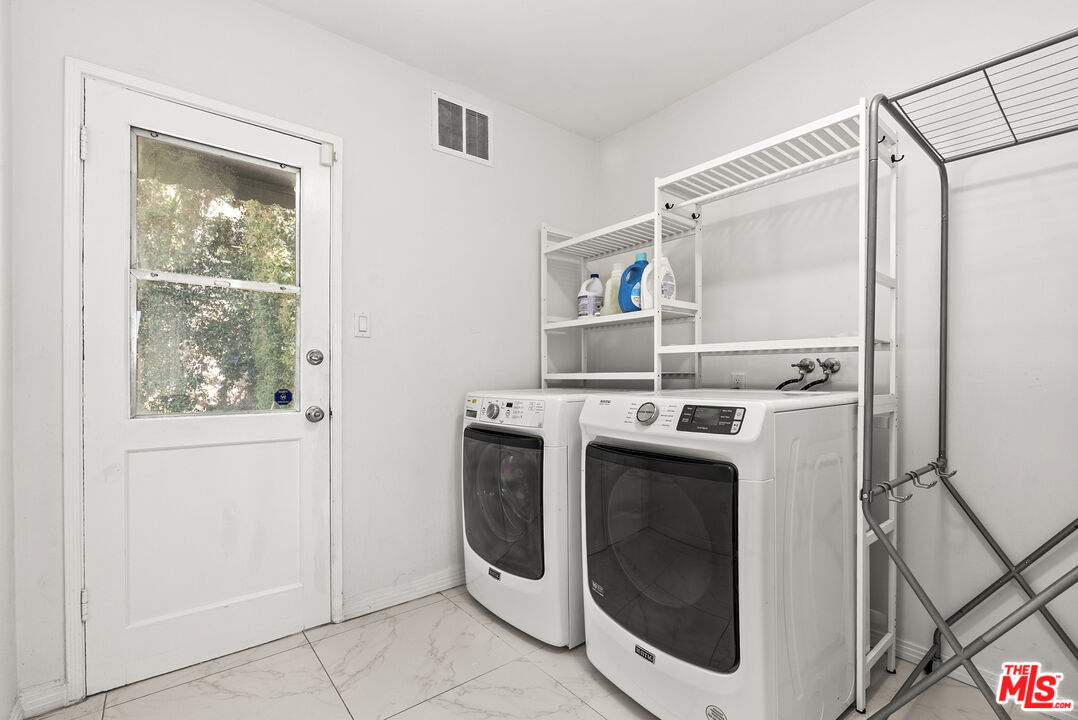 1972 Outpost Cir, Sunset Strip