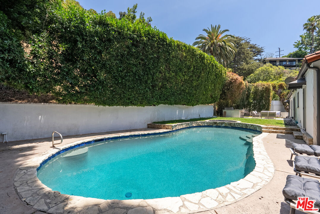 1972 Outpost Cir, Sunset Strip