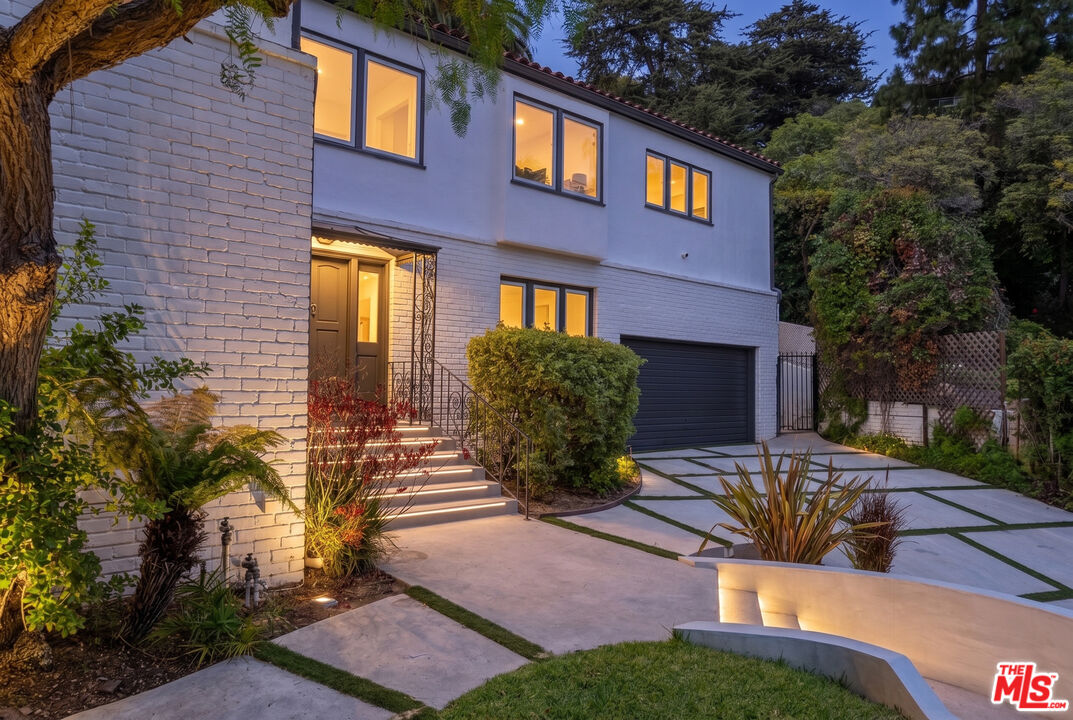 1972 Outpost Cir, Sunset Strip