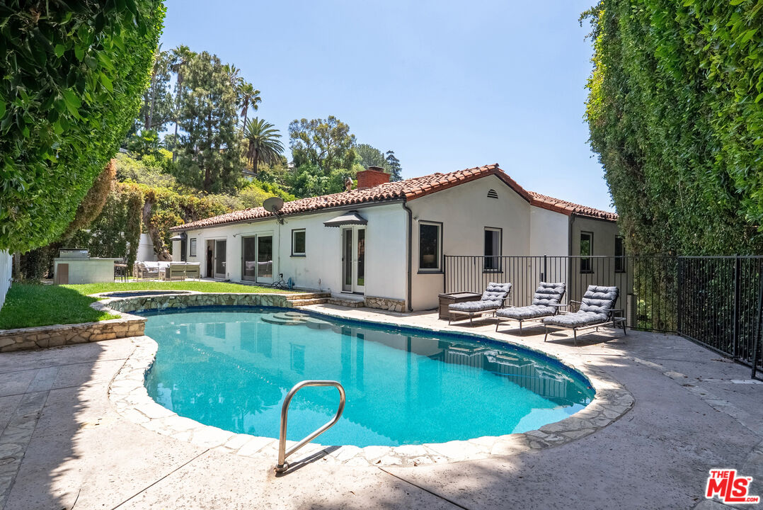1972 Outpost Cir, Sunset Strip